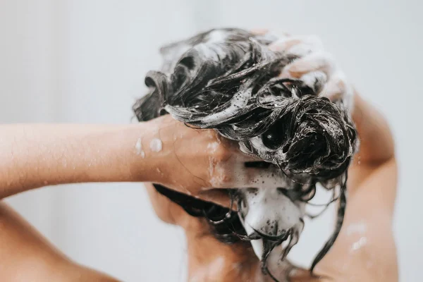 شستشو موی چرب