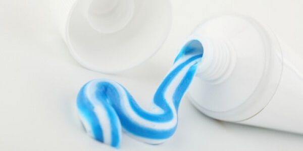 برای پاک کردن رنگ مو از پوست و ناخن چه کنیم؟ 