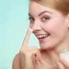 حقیقت پشت محصولات گیاهی مراقبت از پوست: آیا علم از آن‌ها حمایت می‌کند؟