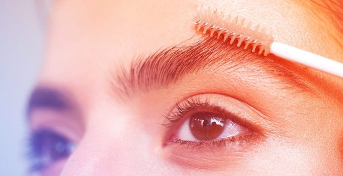 راه‌های مؤثر برای تقویت و پرپشت کردن مژه و ابرو