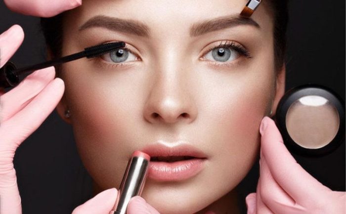 میکاپ دوستدار پوست؛ آرایشی که هم زیباست و هم از پوست مراقبت می‌کند