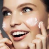 چرا باید به ترکیبات فعال محصولات مراقبت از پوست توجه کنید؟