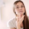چگونه محصولات مراقبت از پوست با آسیب‌های محیطی مقابله می‌کنند؟