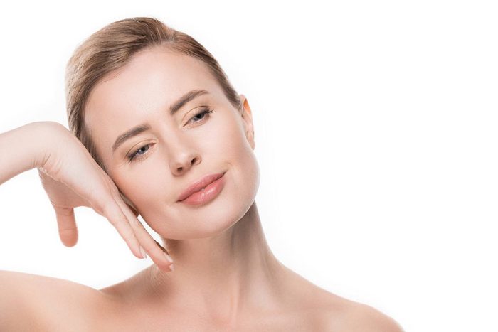 چگونه محصولات مراقبت از پوست با آسیب‌های محیطی مقابله می‌کنند؟